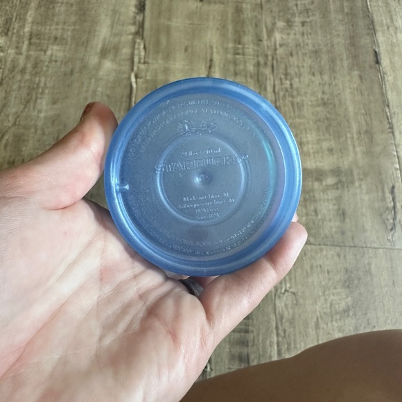 Starbucks 32oz tumblers lot of two, yellow floral and holiday floral. Perfect - Picture 5 of 10